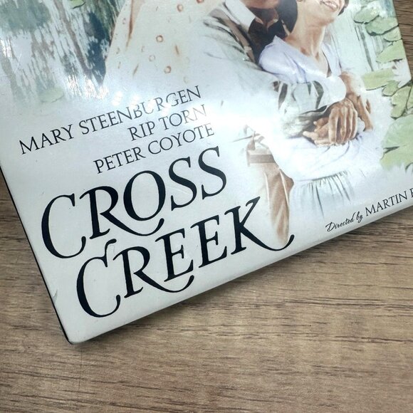 Cross Creek Blu-ray Movie Mary Steenburgen Rip Torn Peter Coyote New - Picture 6 of 8
